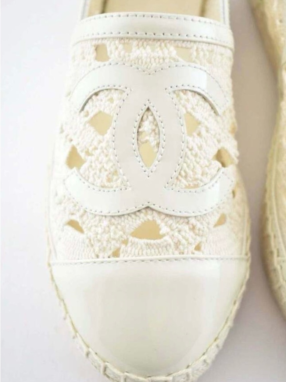 CHANEL Cream Lace Espadrille Flats - Size 42 - Picture 3 of 9